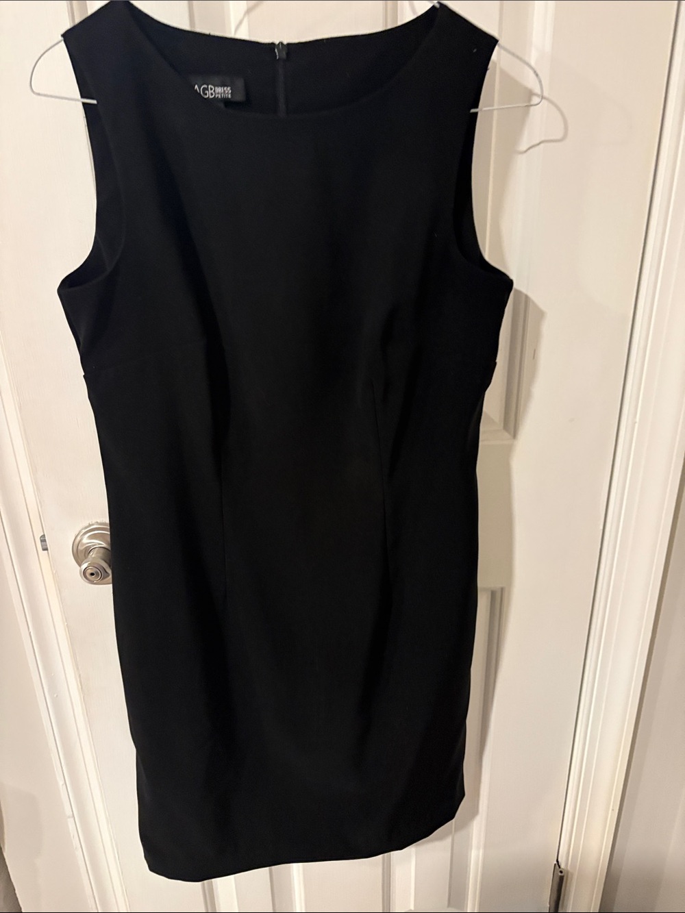 AGB Black Tailored Sleeveless Sheath Dress